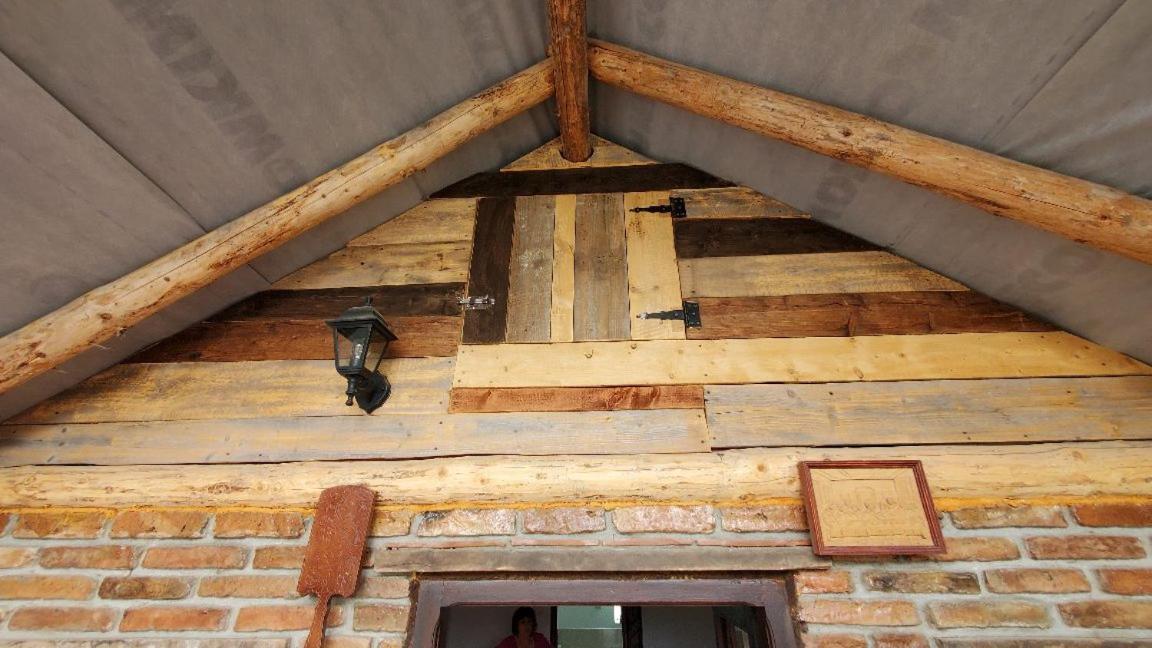 סובאטה Casa Rustic Feher & Fekete Vendeghazak מראה חיצוני תמונה