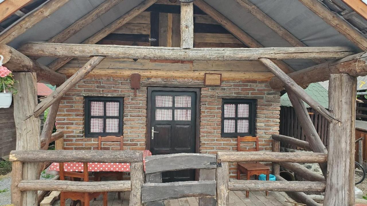 סובאטה Casa Rustic Feher & Fekete Vendeghazak מראה חיצוני תמונה