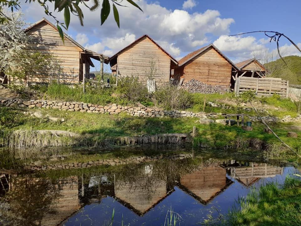 סובאטה Casa Rustic Feher & Fekete Vendeghazak מראה חיצוני תמונה