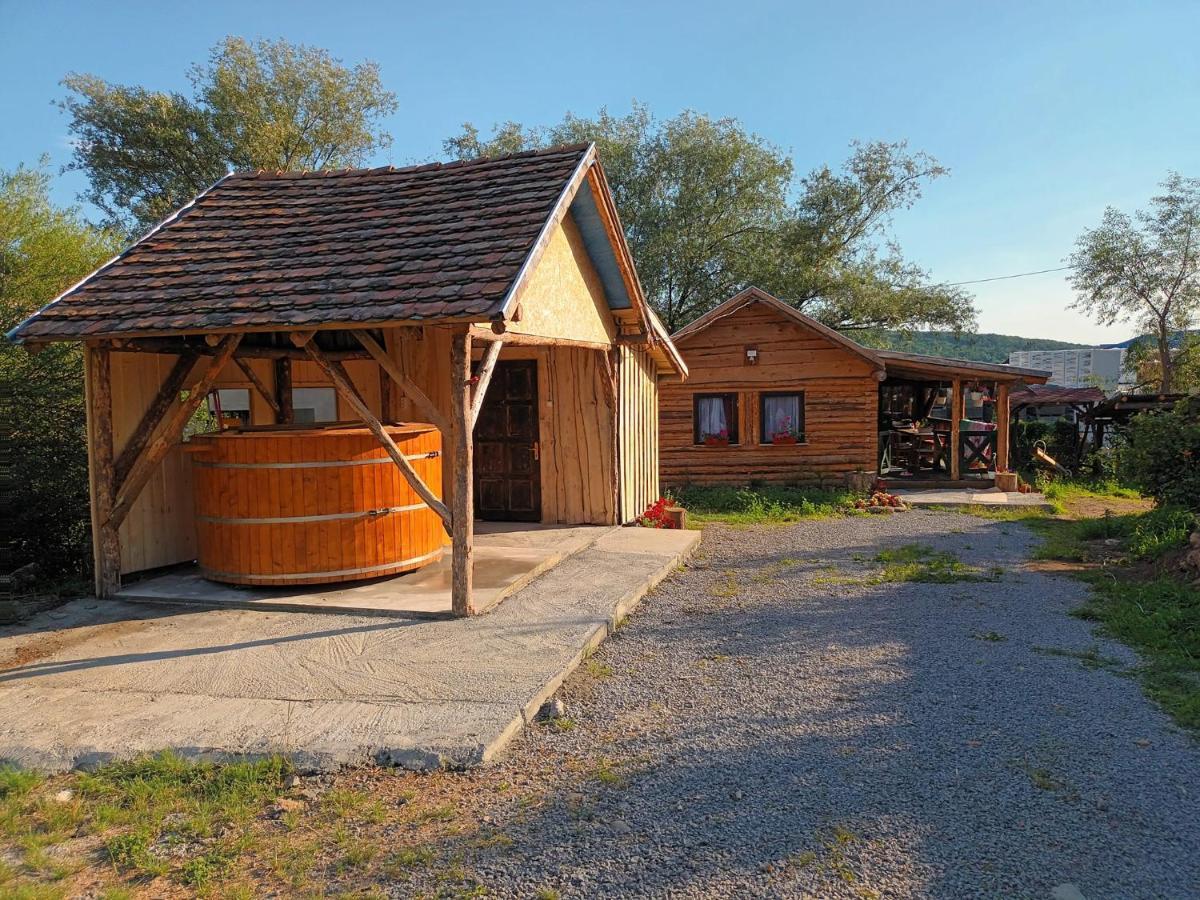 סובאטה Casa Rustic Feher & Fekete Vendeghazak מראה חיצוני תמונה